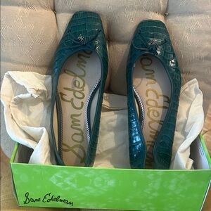 Sam Edelman Green Croc-Embossed Flats